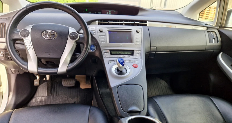 Toyota Prius cena 57900 przebieg: 104000, rok produkcji 2013 z Kłodzko małe 352